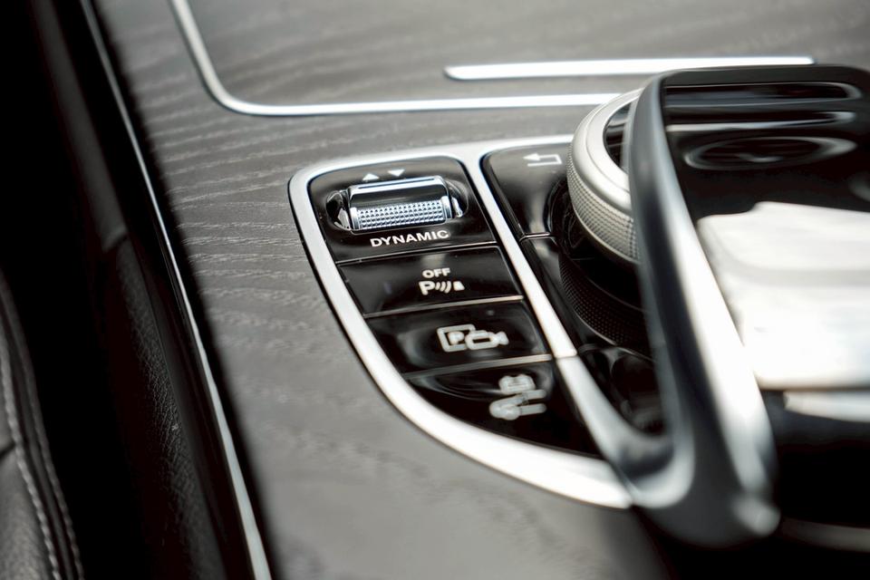 รหัสรถ CBL6226 Mercedes-Benz C300e 2.0 AMG Sport W205 AT 2022 17