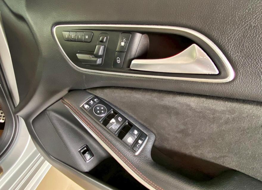 Mercedes-Benz CLA250 Shooting Brake 9