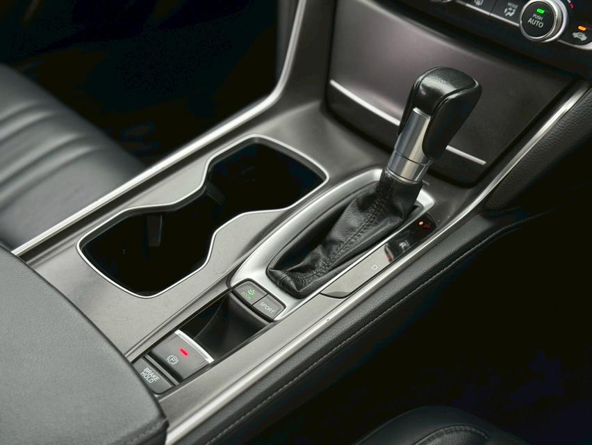 HONDA ACCORD G10   Sedan 4dr TURBO EL CVT FWD  1.5iTC Y19 สีขาว ออโต้  11