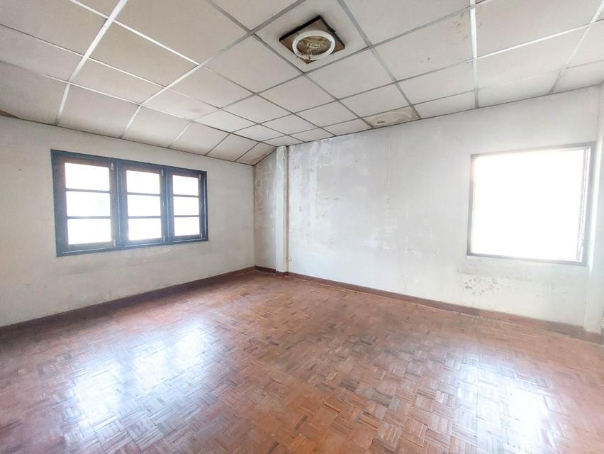 บ้านแฝด 3 ล้านบาท! ทำเลโคตรสะดวก ติดถนนติวานนท์ ใกล้ Central แจ้งวัฒนะ และ BTS สถานีปากเกร็ด! 18