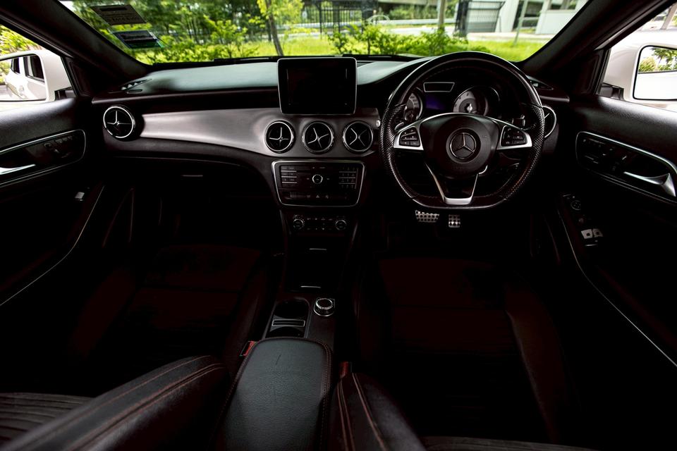 ขาย Benz Gla250 Amg ปี16 11