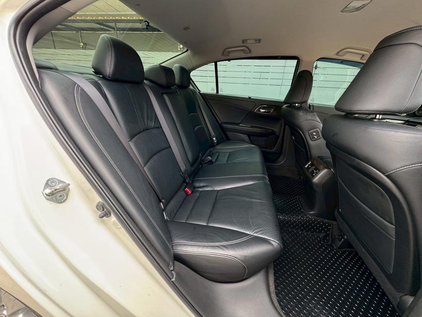 Honda Accord 2.0EL Navi 2016 AT สีขาว รูปที่ 11