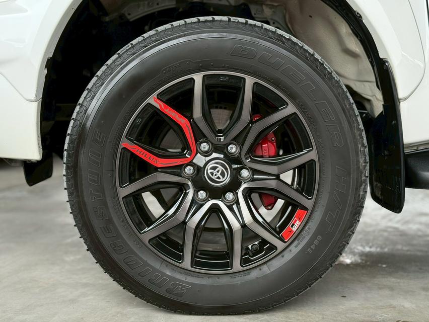 TOYOTA HILUX REVO 2.8 GR SPORT 4WD 2023  18