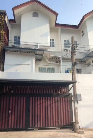 อาคาร 3 ฃั้น 2คูหาทะลุกัน 10 ห้องนอน 10 ห้องน้ำ ซอยพุทธบูชา พระราม 2 ซอย 33 เหมาะทำออฟฟิศ 8