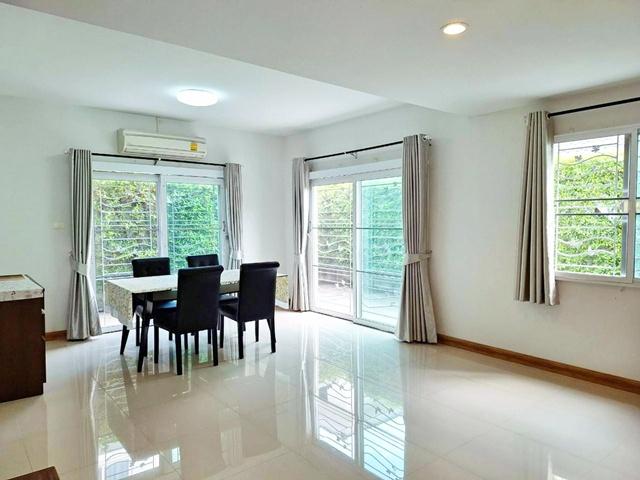 นิคมปิ่นทอง ชลบุรี 3.8 กม เจปาร์ค ศรีราชา 3.7กม. บ้านเดี่ยว 2ชั้นหรูหรา จัดเต็มเฟอร์ฯ 45ตร.ว.180ตร.ม. 3นอน 3น้ำ.รพ.สมิติ 2