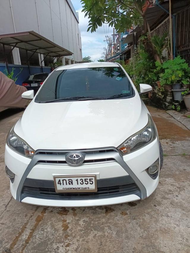 Toyota yaris 1.2 E 5