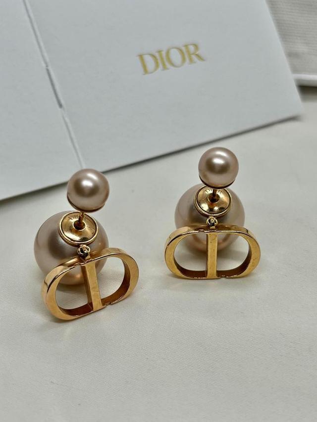 Dior Tribales Earrings สี pink gold 2