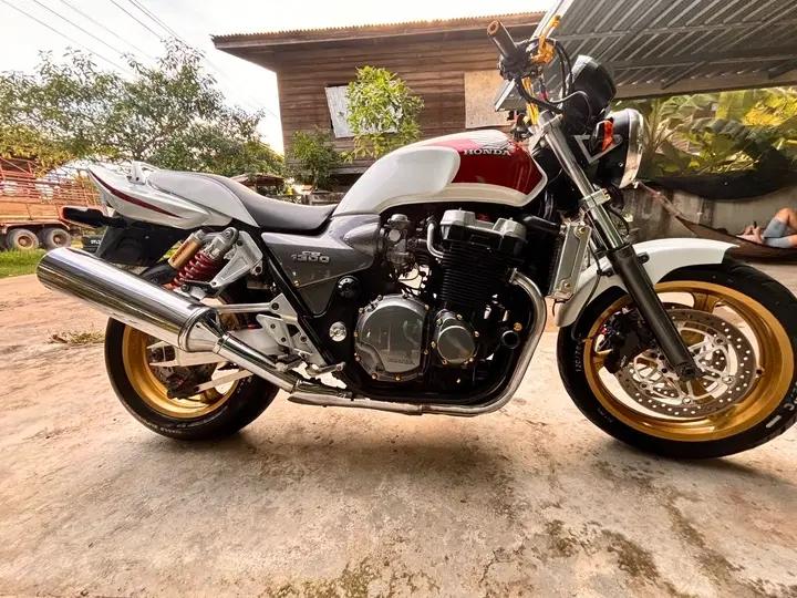 มอเตอร์ไซค์สภาพนางฟ้า Honda CB1300