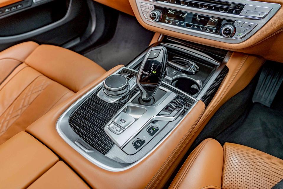 รหัสรถ NP2361 BMW 745Le XDRIVE M SPORT 2020 17