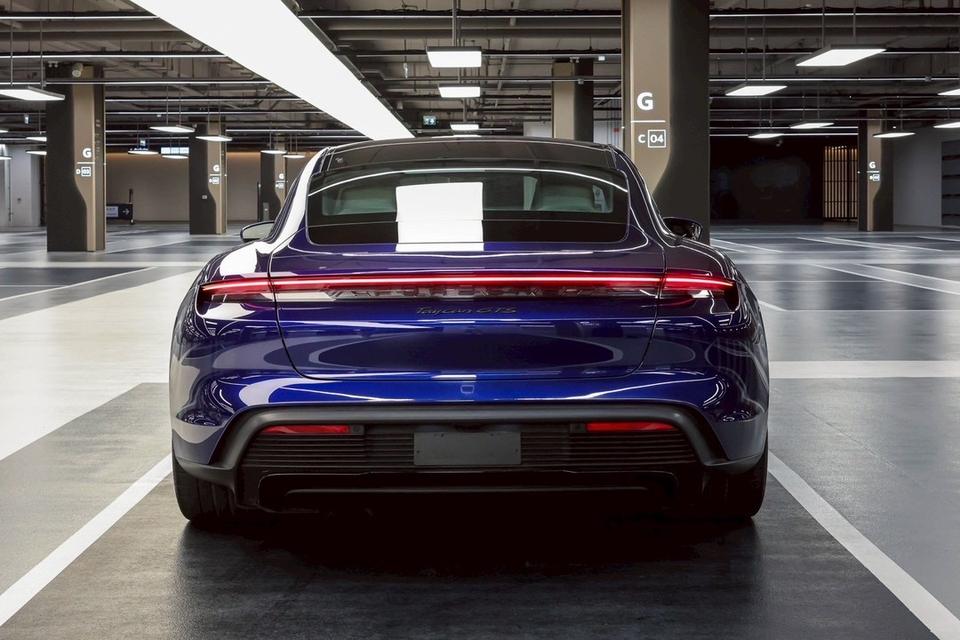 รหัสรถ MMA53 Porsche Taycan GTS ปี 2022 แท้! ไมล์น้อยที่สุด รูปที่ 2