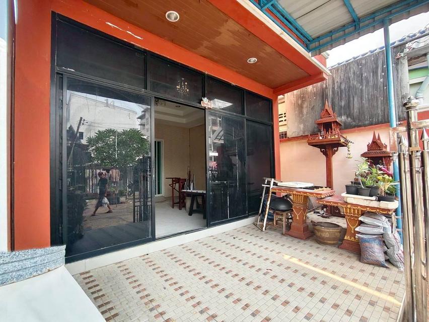 อาคารพาณิชย์ 3 ชั้น ซอยลาดพร้าว 101 ถนนลาดพร้าว แขวงคลองจัน เขตบางกะปิ กรุงเทพมหานคร 4