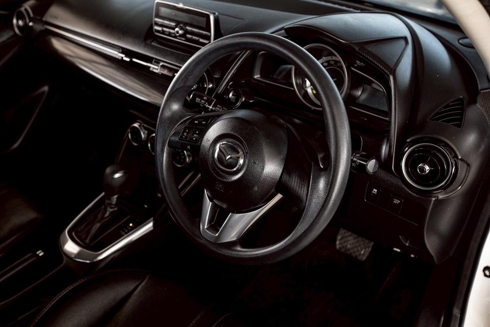 2015 Mazda 2 1.5 xd ฟรีดาวน์ 5