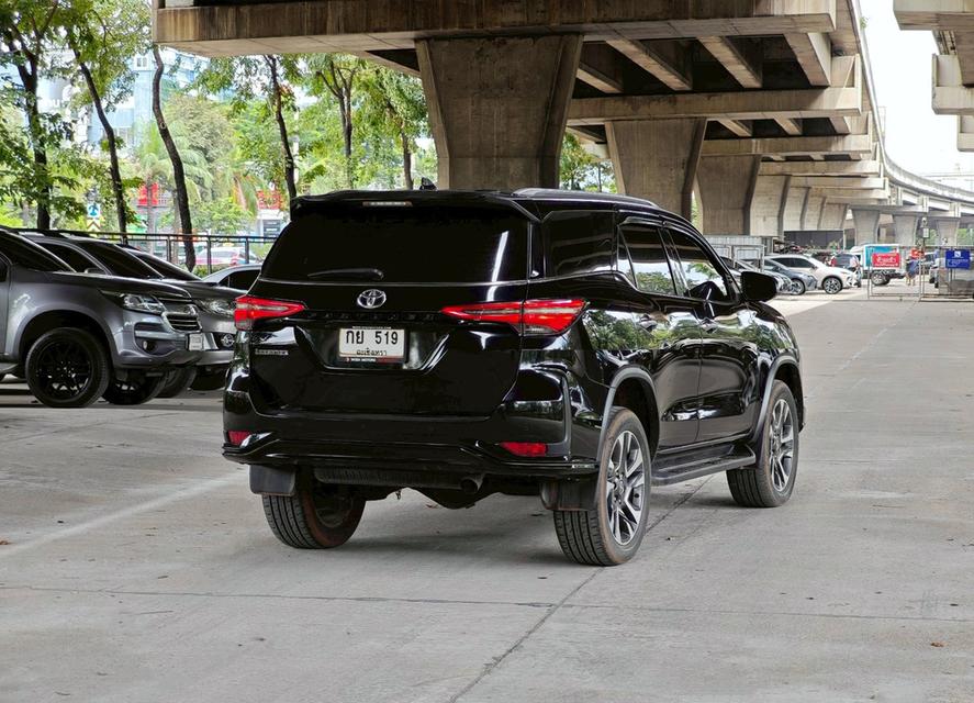 Toyota Fortuner 2.4 Legender 2wd ปี 2022 4