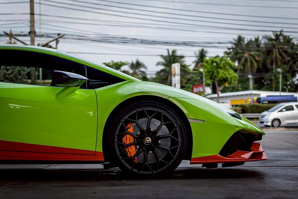 Lamborghini Huracán EVO AWD MY2021📆 ปีผลิต 2020 | 📍ราคาเพียง 19,900,000 บาทRenazzo Warranty ถึงวันที่ 01/02/2026 13