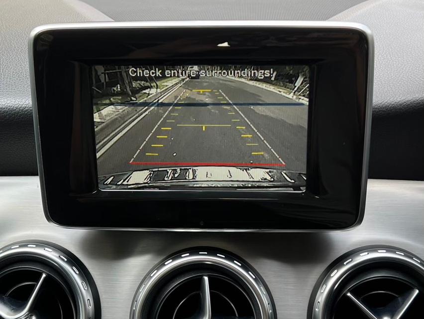 Mercedes-Benz GLA200 1.6 Urban SUV 10