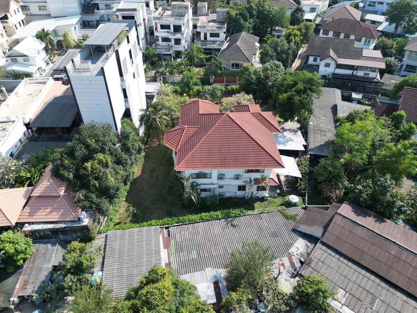 ขายบ้านพักอาศัย 2 ชั้น เนื้อที่ 275 ตร.ว ซอยประสาทสุข เขตยานนาวา กรุงเทพ 5