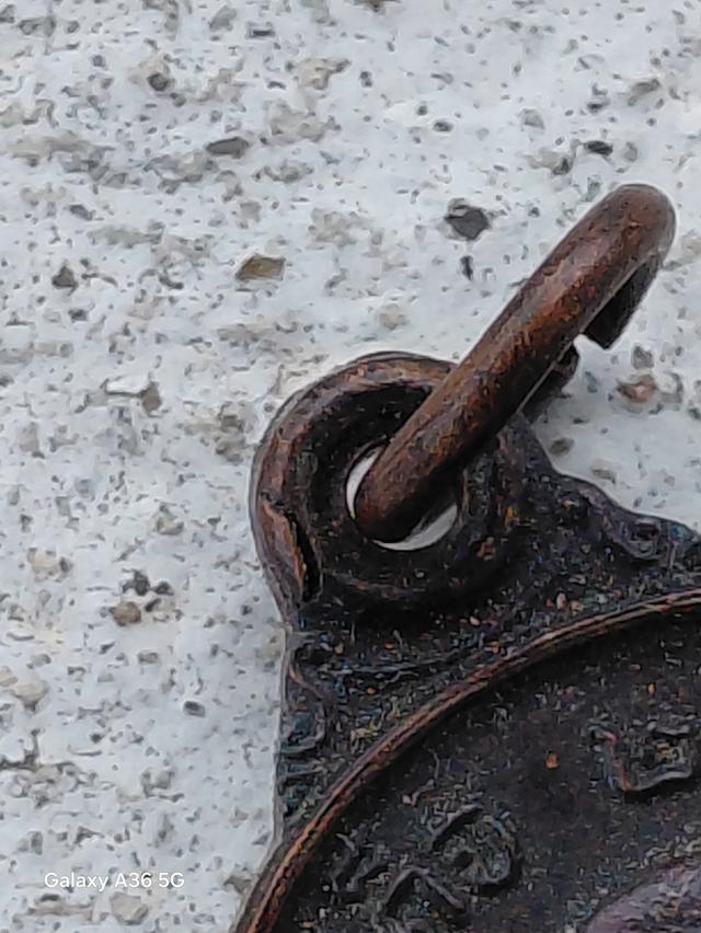 หลวงพ่อคูณ ปริสุทโธ เนื้อทองแดง รุ่นรับเสด็จ ปี2536 โค๊ตคูณ 4