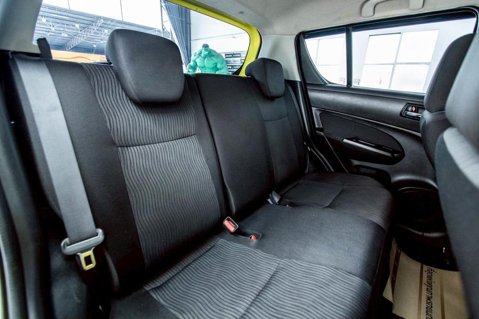 SUZUKI SWIFT 1.2 GL 2012 10