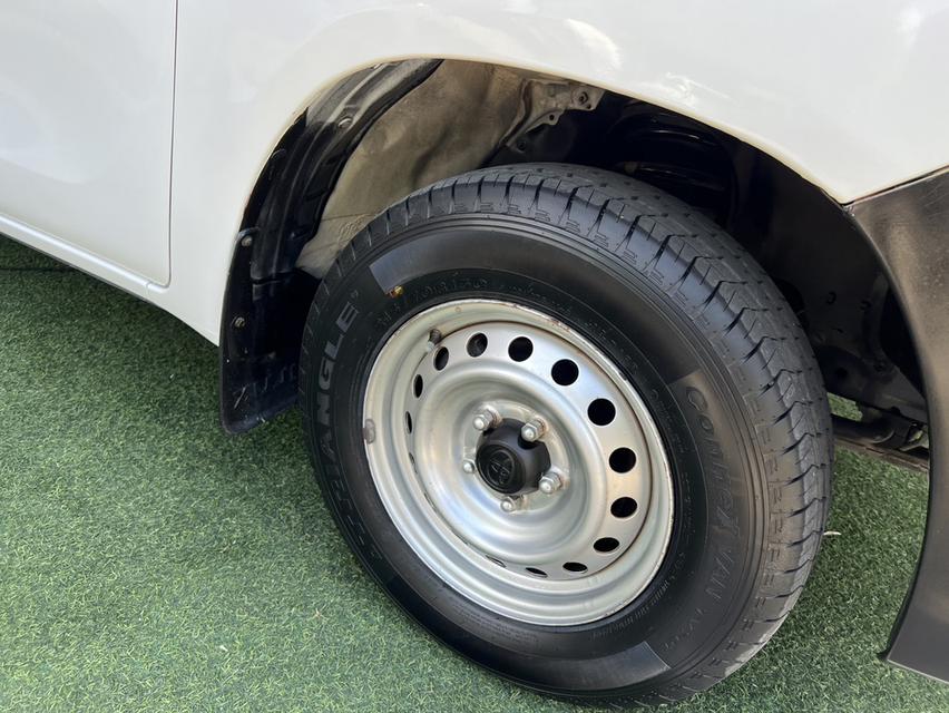 Toyota Hilux Revo 2.4 J  9