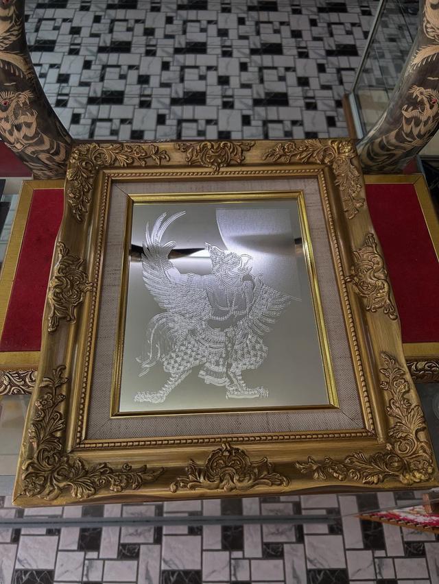 กระจกพญาครุฑ พร้อมกรอบไม้ (เหมาะกับการติดหน้าบ้าน หน้าร้าน) 5