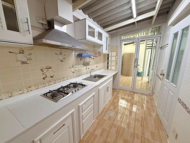 ให้เช่าทาวน์เฮาส์ถนนลาดพร้าว71ซอยสังคมสงเคราะห์10มี4นอน3น้ำแอร์2เครื่อง เฟอร์ 2 ห้องนอนมีตู้เตียง เช่า 18000บาท/เดือน ถ. 3