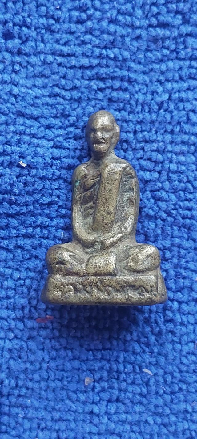 รูปหล่อหลวงพ่อพรหม วัดช่องแค