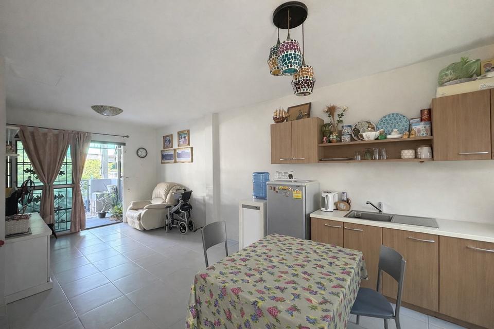 หมู่บ้านไอดีไซน์ ลำลูกกา คลอง 3 ถนนลำลูกกา ตำบลลาดสวาย อำเภอลำลูกกา จังหวัดปทุมธานี 7