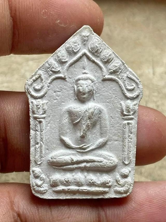 พระขุนแผนหลวงปู่ทิมวัดระหารไร่