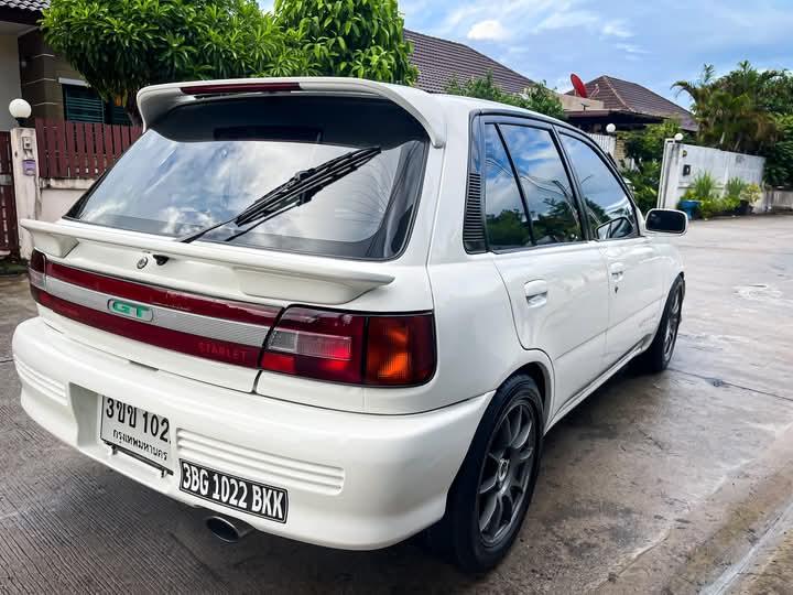 Toyota Starlet สีขาว 4