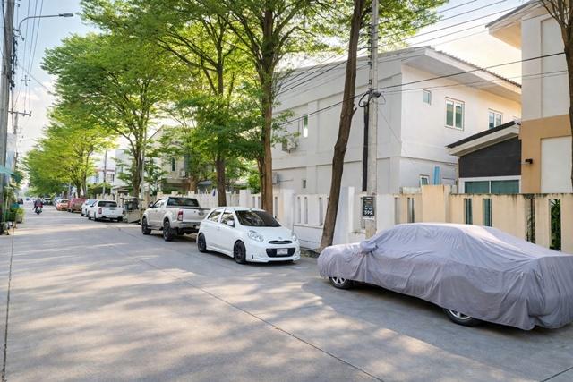 แจ้งวัฒนะ ศรีสมาน ใกล้สนามบินดอนเมือง 1.3 กม. ถนนเทิดราชัน 500ม. 30 ตร.ว. 152 ตร.ม. บ้าน 2 นอน 2น้ำ ดอนเมือง ใกล้ 7-11 8