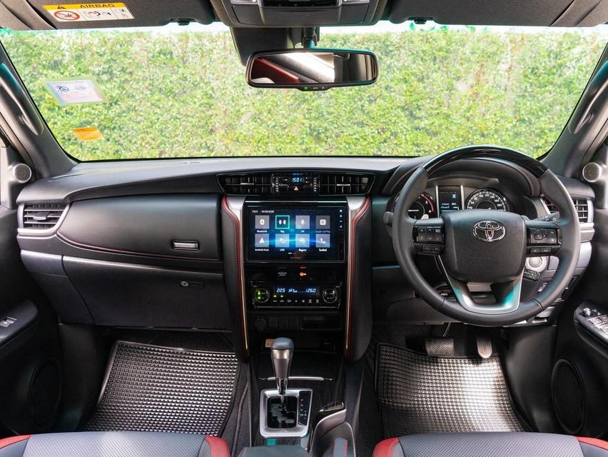 TOYOTA FORTUNER 2.4 LEGENDER BLACK TOP 2WD 2026Fortuner Legender Black Top หล่อสุด ทรงสปอร์ต ออฟชั่นเต็ม รูปที่ 13