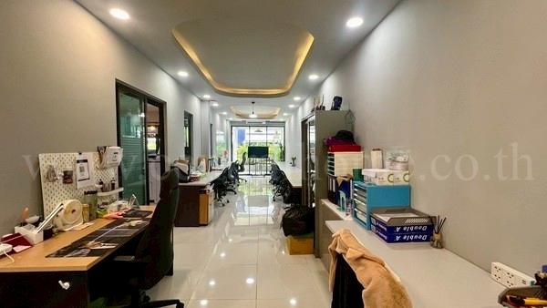 ทาวน์โฮม 3 ชั้น บ้านกลางเมือง รัตนาธิเบศร์ หลังมุม ราคาถูก 6