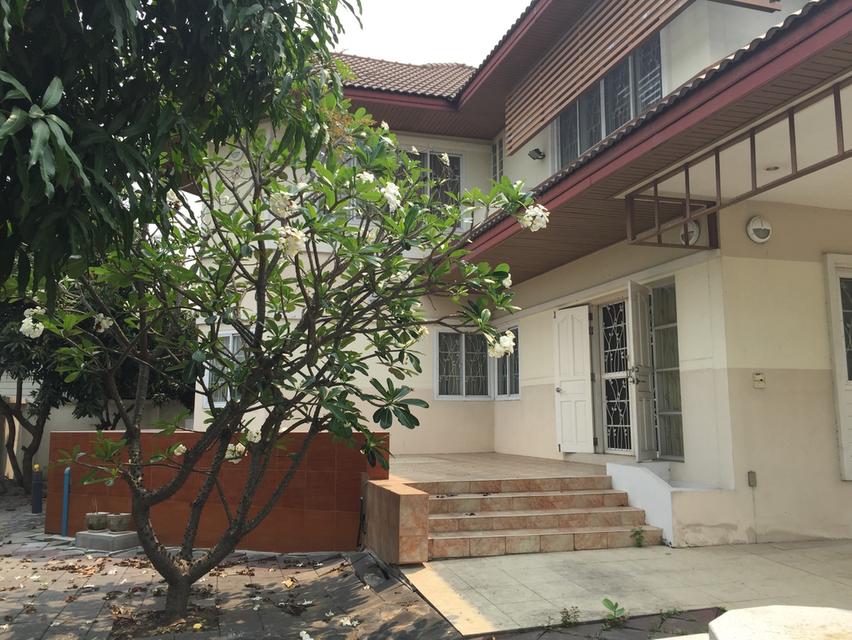 บ้านสองชั้น เนื้อที่ 200 ตร.ว. ลำลูกกา คลอง 7 เจ้าของขายเอง 12