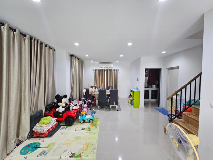 ขายบ้านแฝด โครงการ วี คอมพาวด์ ติวานนท์ รังสิต (V Compound Tiwanon-Rangsit) ขนาด 38.8 ตร.ว. ราคาพิเศษ 7
