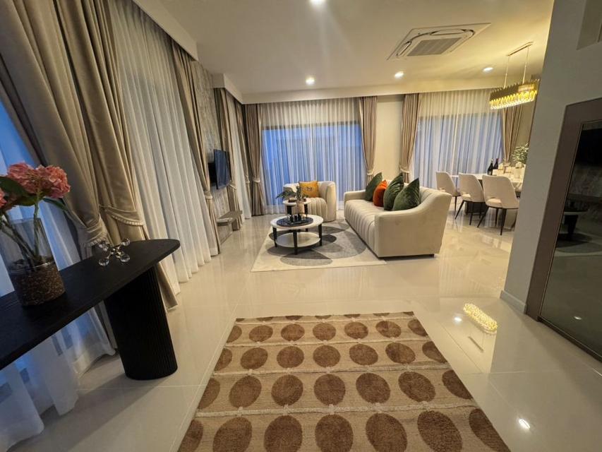 ให้เช่าบ้านเดี่ยวหรู 2 ชั้น โครงการบุราสิริ กรุงเทพกรีฑา แบบบ้าน Kempas 65.10 ตร.ว. หลังสุดท้าย ตกแต่งครบทั้งหลัง ใกล้ รร.นานาชาติไบรตัน 2