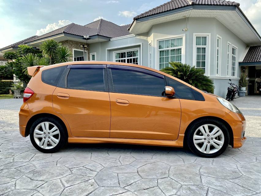 ขาย HONDA NEW JAZZ 1.5 SV. (TOP) AT 2011  ผู้หญิงใช้