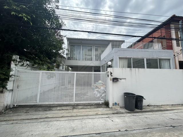 ด่วน กลับมาว่าง ให้เช่าบ้านเดี่ยว 2 ชั้น ถนนสุทธิสารวินิจฉัย ซอยสบายใจ รัชดา ใกล้ MRT สุทธิสาร 900 เมตร 17