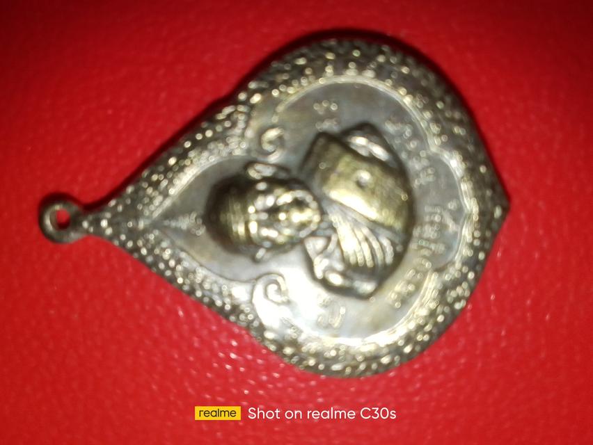 พระเครื่องสนใจองค์ใหนทักมาครับ 8