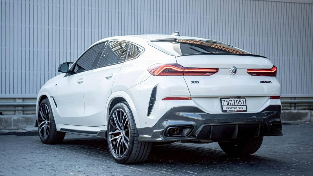 BMW X6 xDrive40i M-Sport (G06) 2022 สีขาว รูปที่ 9