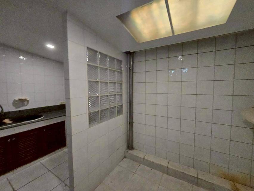 ขายทาวน์เฮ้าส์ 2 ชั้น สุขุมวิท 71 พร้อมผู้เช่า ทำเลสวย น่าลงทุน (N.2240) 9