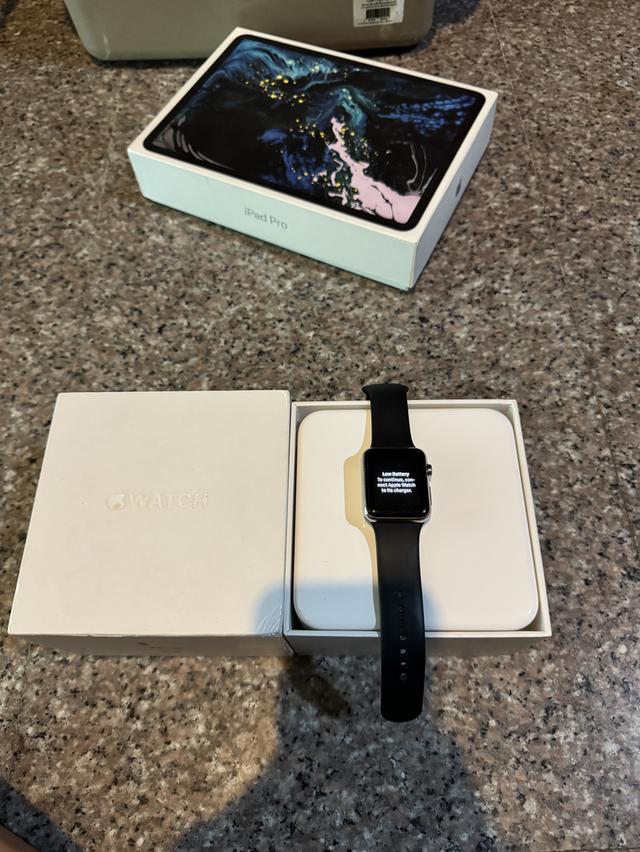 ขายApple Watch Stanless Steel ของหายากยกกล่องสวยๆใช้งานดีถูกๆๆ