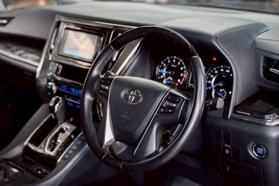 Toyota Vellfire 2.5 รถศูนย์โตโยต้า ตัวท็อป เบาะมิกกี้เม้า  ปี 2018 ไมล์ 64,xxx km กุญเเจครบ 2 ชุด 8