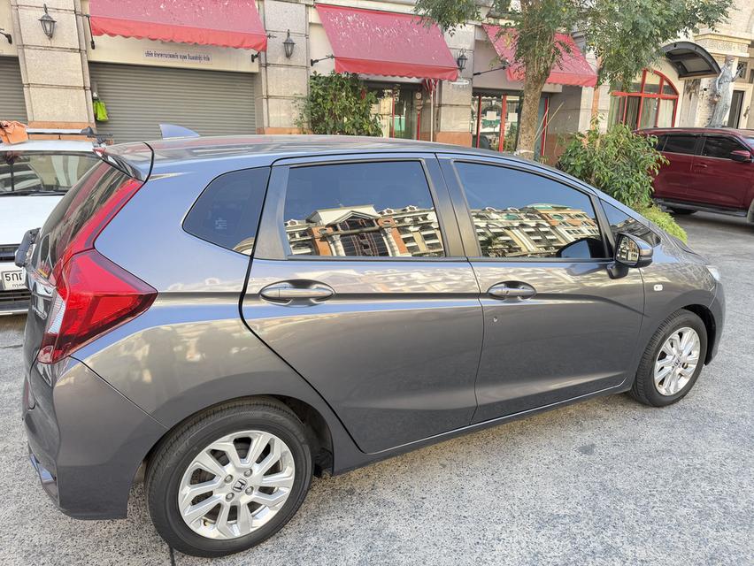 Honda JAZZ ปี2019รถบ้านเจ้าของขายเอง ไมล์เพียง74445โล เข้าศูนย์ตลอด 370000 รูปที่ 8