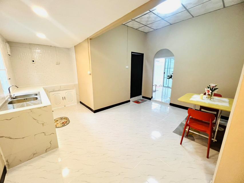 หมู่บ้านอมรทรัพย์ เลียบวารี (คู้ขวา) เขตหนองจอก บ้านเดี่ยวชั้นเดียว 21 ตารางวา 2 ห้องนอน รีโนเวทใหม่ 9