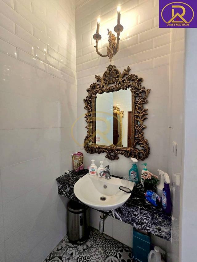 ขายบ้านสวยหรู เหมาะพักอาศัย หรือทำธุรกิจ ติดถนนพระยาสัจจา-คีรี ใกล้ตลาดไฟฟ้า ต.เสม็ด อ.เมืองชลบุรี จ.ชลบุรี 4