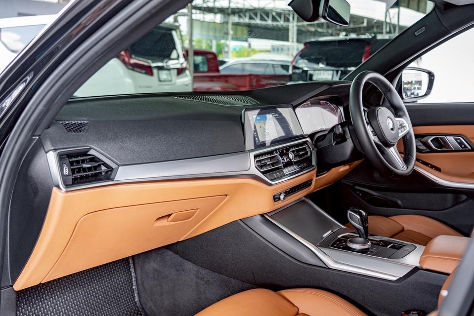 รหัสรถ NP3573 BMW 320d M SPORTปีรถ : 2021 รูปที่ 9