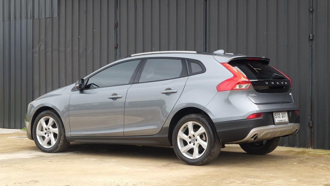 (แจ้งรหัสรถ KN207) VOLVO V40 D4 ดีเซล 2016 รูปที่ 7
