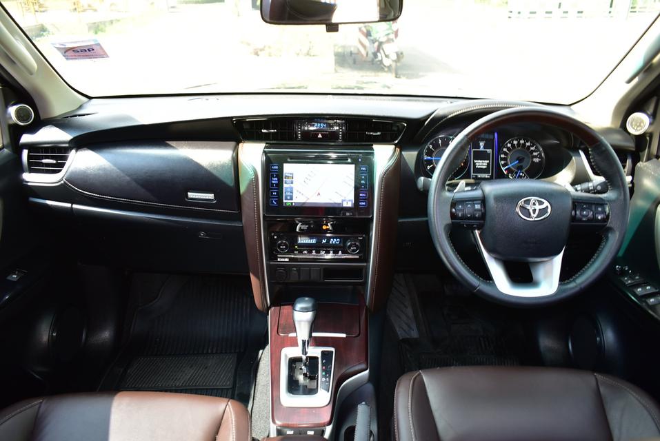 รูป Toyota Fortuner 2.4  V SUV AUTO  #2WD   ปี 2017  สีดำ 3