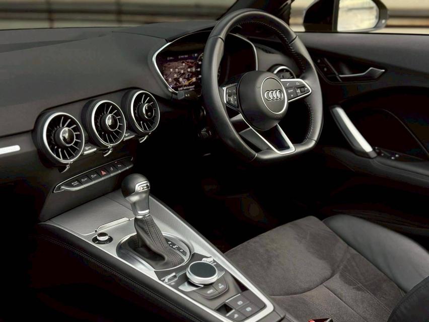 Audi TT 45 TFSI Final Icon Black Convertibleปี 2023 ไมล์ 3,xxx kmราคา 2,390,000 บาท รูปที่ 14