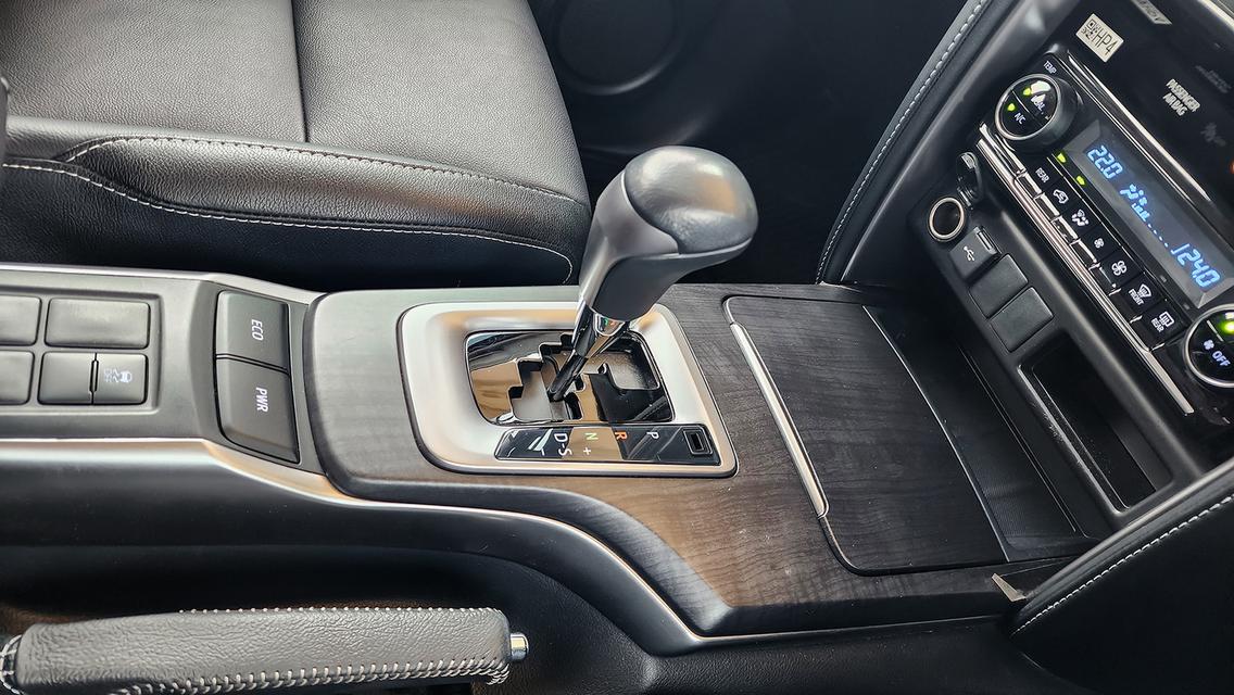 TOYOTA Fortuner 2.4 Leader G 6A/T ปี 2023 รูปที่ 20